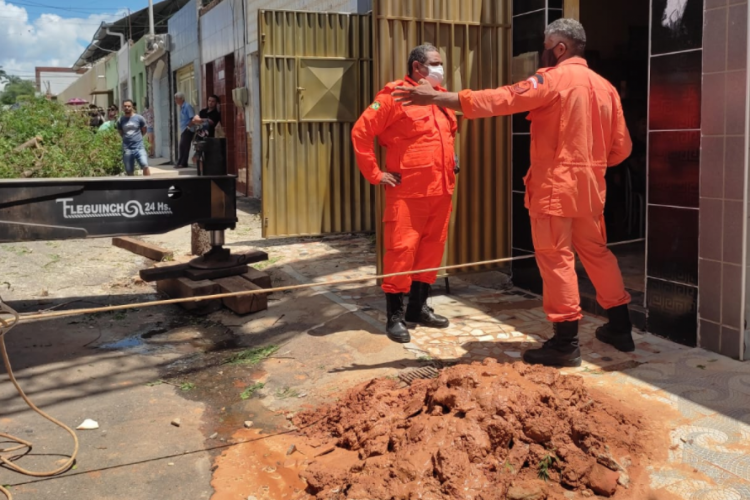 Defesa Civil de Juazeiro do Norte realiza campanha para identificar cacimbas desativadas em residências para evitar acidentes, como no último dia 24 de março