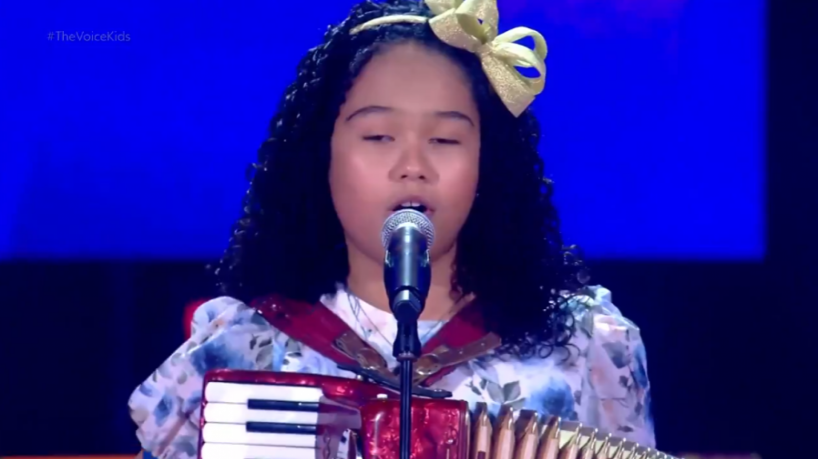 Cearense Francine Maria cantou aos jurados Carlinhos Brown, Maiara e Mara&iacute;sa e Michel Tel&oacute;(foto: Reprodu&ccedil;&atilde;o/TV Globo)