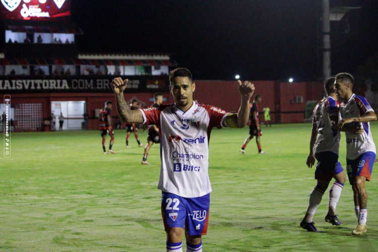 Yago Pikachu marcou o gol do triunfo do Fortaleza sobre o Vitória em duelo de volta da terceira fase da Copa do Brasil. 