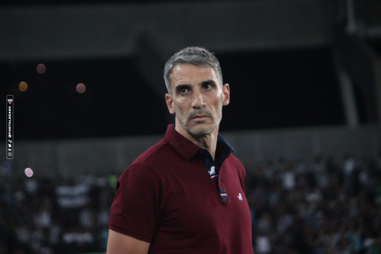 Técnico Juan Pablo Vojvoda, no jogo entre Botafogo e Fortaleza, pelo Brasileirão 2022