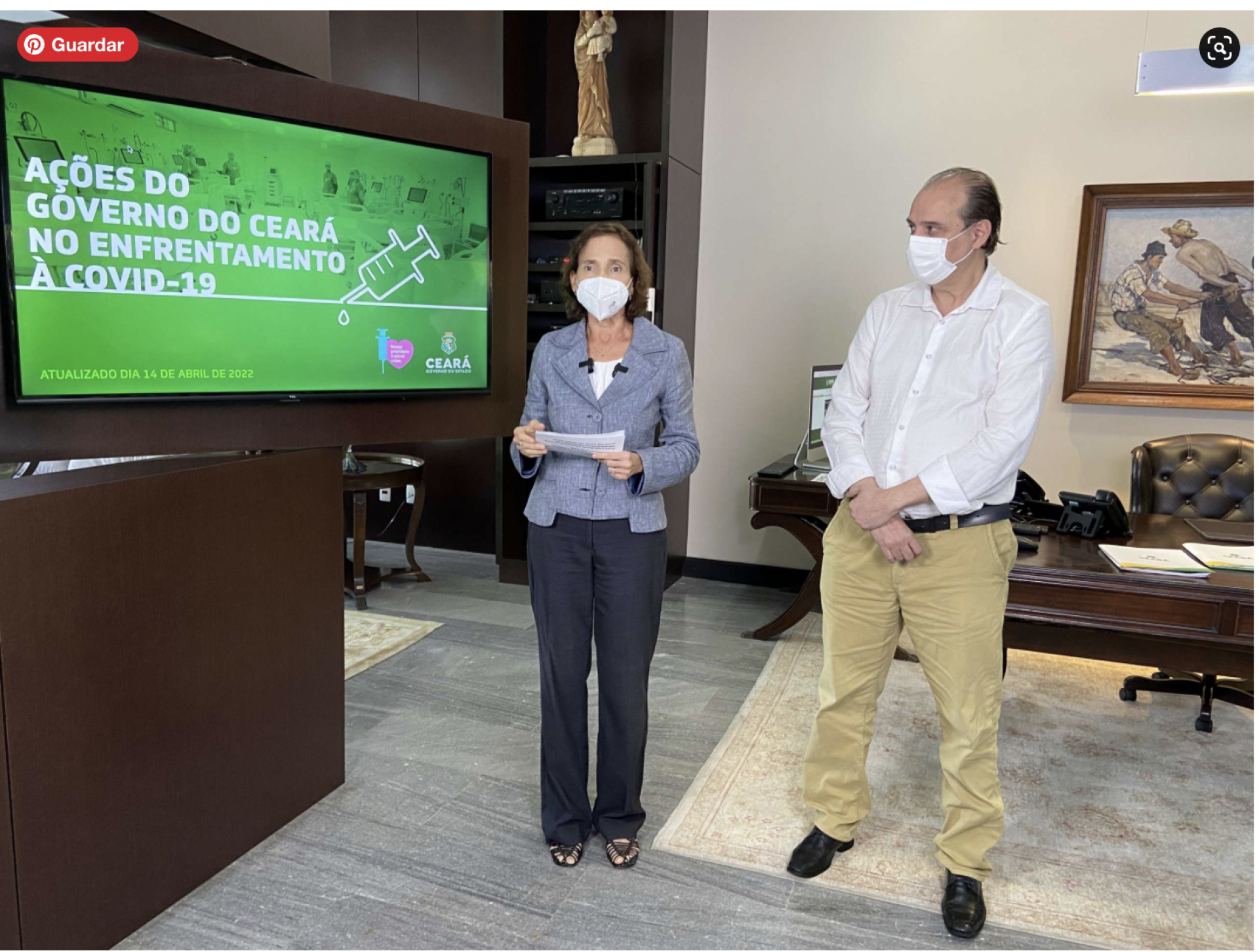A governadora Izolda Cela e o secretário da Saúde Marcos Gadelha durante anúncio da flexibilização no uso de máscaras, em 14 de abril de 2022 (Foto: DIVULGAÇÃO GOVERNO DO CEARÁ)