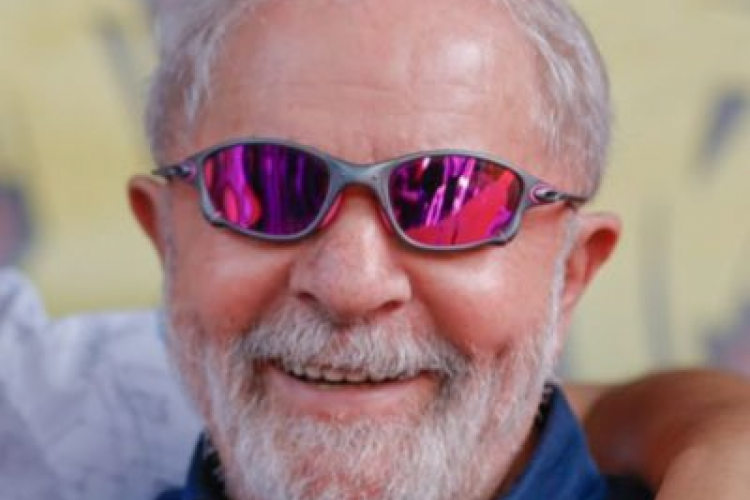 Lula usa óculos Juliet
