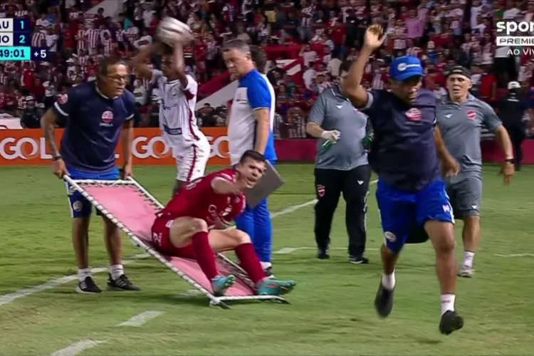 Profissional do Náutico reclamou com o árbitro da partida e foi relatado na súmula por 