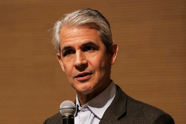 Felipe D'Avila diz que Brasil não investe no aprendizado do aluno