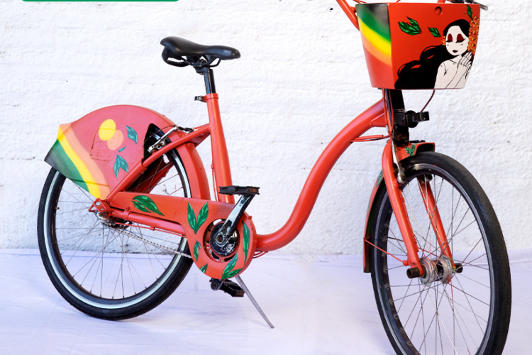 Bicicleta personalizada pela artista visual Jyubee