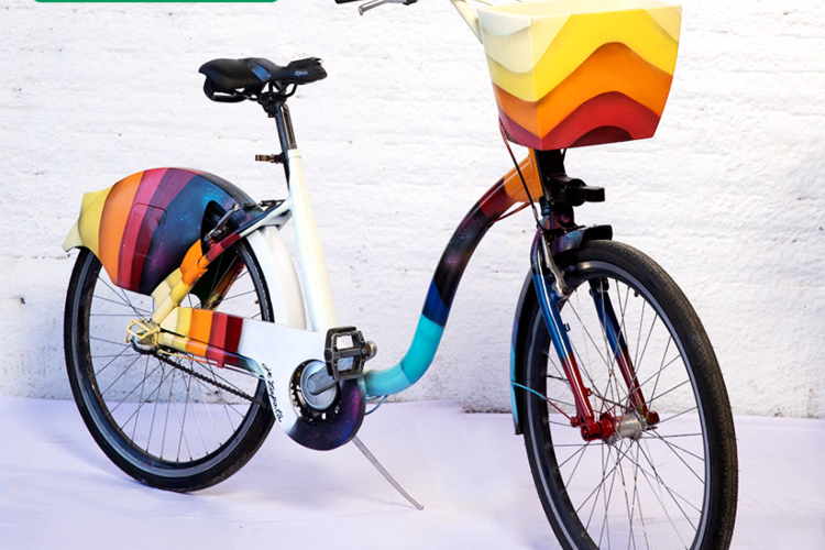 Bicicleta personalizada pelo artista visual Jr Zapata