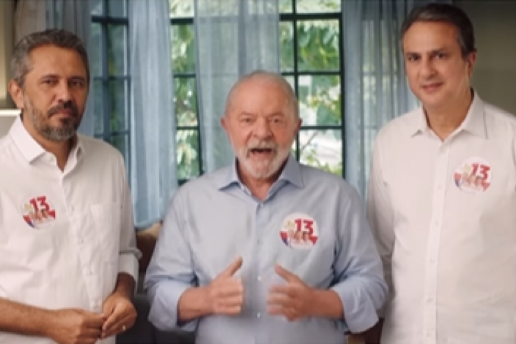 Elmano Freitas, Lula e Camilo Santana, candidatos do PT nas eleições de 2022