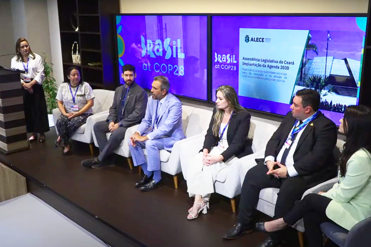 Cristiane Leitão, primeira-dama da Assembleia do Ceará, apresentou ações sustentáveis adotadas pela Casa 