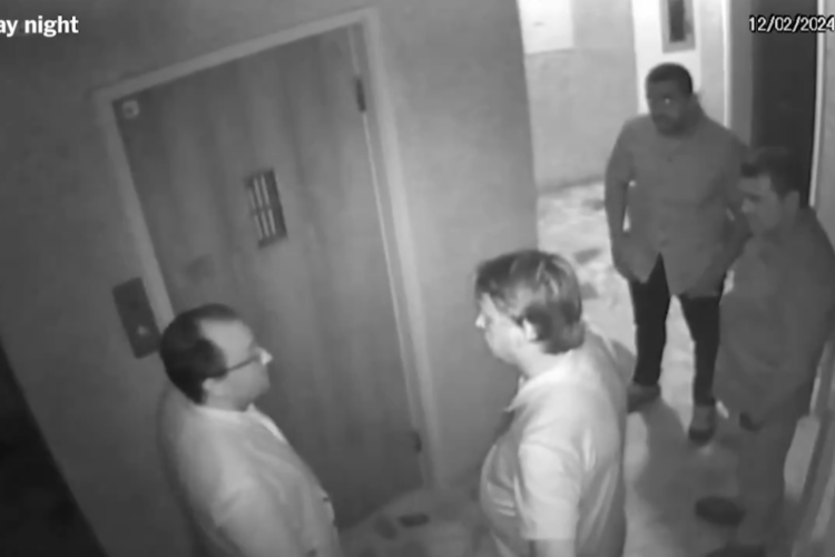 Bolsonaro se escondeu na Embaixada da Hungria após seu passaporte ser confiscado pela PF durante operação que investiga tentativa de golpe de Estado