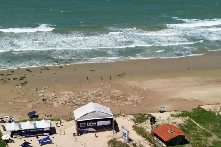 Pelo menos 15 pessoas sofreram lesões por causa de águas-vivas na praia da Taíba