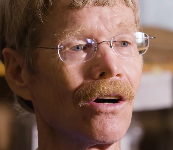 Segundo Justin, a escala de dor pode variar de 1 a 4 e leva em consideração a duração e intensidade das picadas.