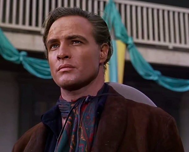 Já Marlon Brando foi um dos atores de cinema e teatro e diretor norte-americano mais influentes de todos os tempos. Além disso, foi um ativista por muitas causas, notadamente o movimento pelos direitos civis e vários movimentos indígenas americanos. 