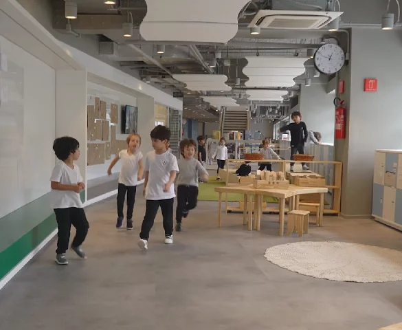 A filial brasileira do grupo Avenues ocupa o primeiro lugar da lista, com matrículas de até R$ 28 mil e mensalidades que chegam a ultrapassar R$ 14 mil!