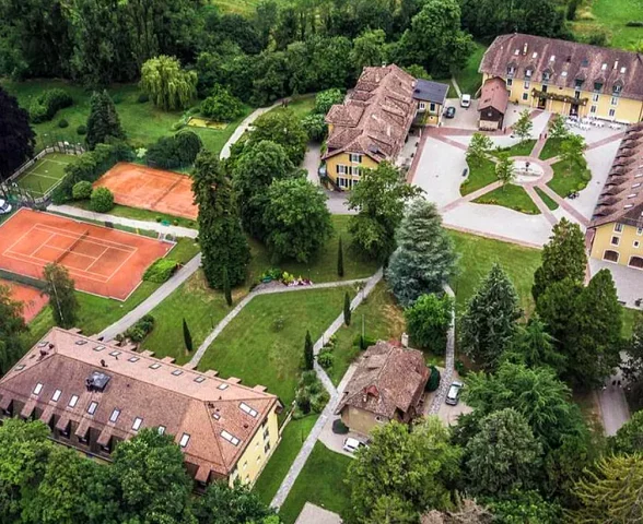 Escola Le Rosey, Suíça: O elegante colégio suíço é tão grande que tem dois campi: um castelo antigo em Rolle e a vila de Gstaad, onde os alunos podem esquiar no inverno.