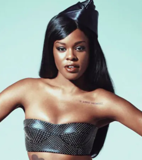 Azealia Banks: A rapper e atriz norte-americana é conhecida naturalmente pelos comentários polêmicos. Em 2017, ela não economizou nas palavras ao falar do Brasil.
