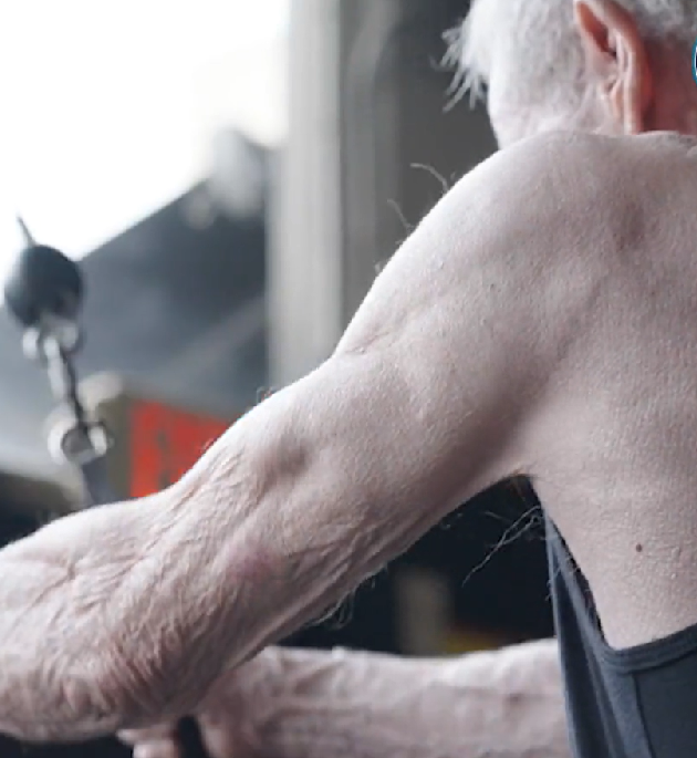 Dentro do universo do fisiculturismo, Jim Arrington se tornou um exemplo claro de que a idade não deve ser vista como um empecilho para perseguir ambições e conquistar feitos notáveis. 