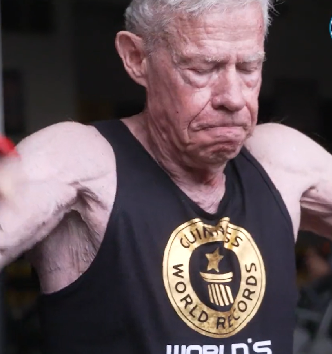 Segundo um professor do local onde Arrington treina, o norte-americano faz mais do que 60% de seus alunos ou de qualquer pessoa que vem a esta academia.