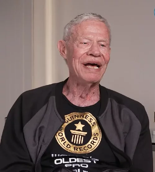 Eu via todos esses fisiculturistas fantásticos e sabia que a única maneira de conseguir isso seria ultrapassando todos. E foi exatamente o que fiz, disse. 