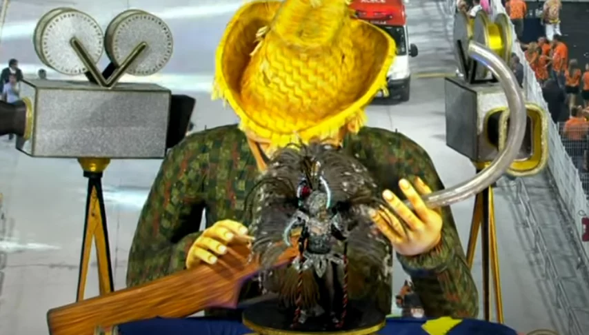 A Acadêmicos do Tucuruvi pediu passagem e mostrou com estilo, em 2013, a trajetória de Mazzaropi, o adorável caipira, 100 anos de alegria, uma lembrança em azul e branco do comediante brasileiro (1912-1981) que marcou o cinema. 