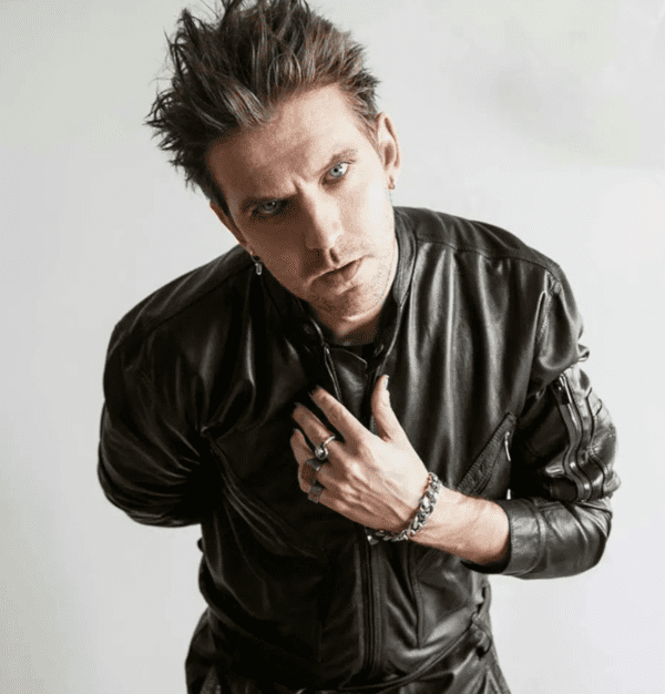 No filme, com direção de David Midell, Al Pacino contracena com Dan Stevens (foto), que tornou-se conhecido por estrelar filmes de terror. Dan atuou em 'O Hóspede', 'Apóstolo', 'Legião', 'Vigiados' e o vindouro 'Cuckoo'