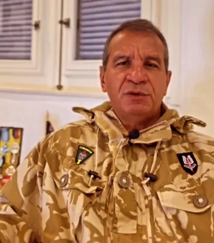 Sargento Assombroso (Brasil) - As listas normalmente trazem soldados que se destacaram em grandes guerras ou as batalhas mais midiáticas (Vietnã, Iraque, Afeganistão). Mas o FLIPAR faz menção honrosa ao Sargento Marco Antonio, o Assombroso. Carioca, nascido em 1957, tornou-se o maior sniper brasileiro. 