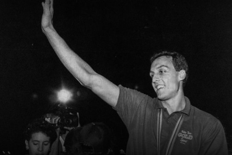 Ex-jogador de vôlei Pampa, campeão olímpico em 1992, morre aos 59 anos
..