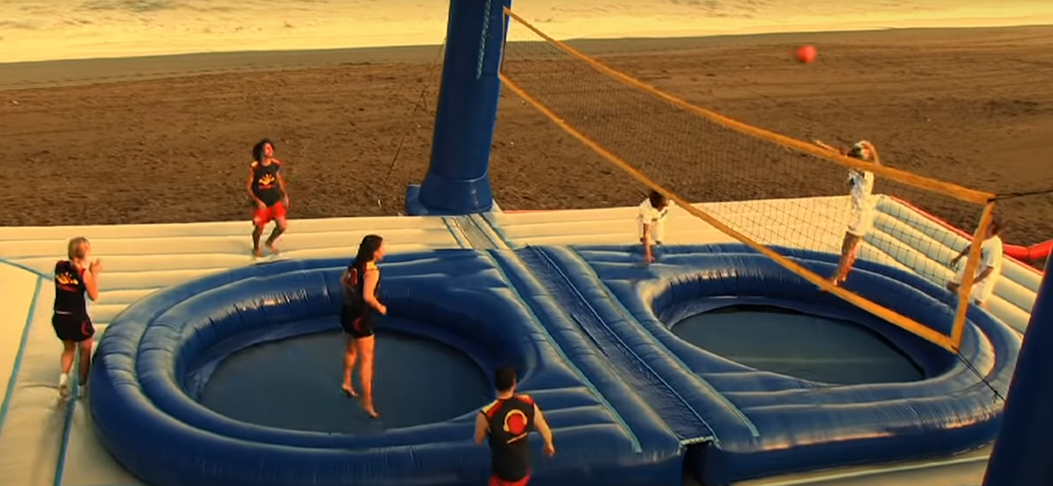 Bossabol - Mistura de futebol, vôlei, capoeira, ginástica, tudo isso numa quadra de colchão inflável com dois trampolins. Os participantes jogam ao som de música. Os juízes têm mesa de DJ, microfone, apito e instrumentos de percussão.  