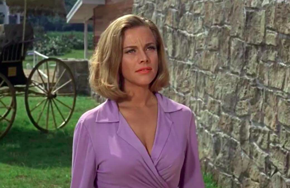 Pussy Galore em “007 contra Goldfinger” (1964)