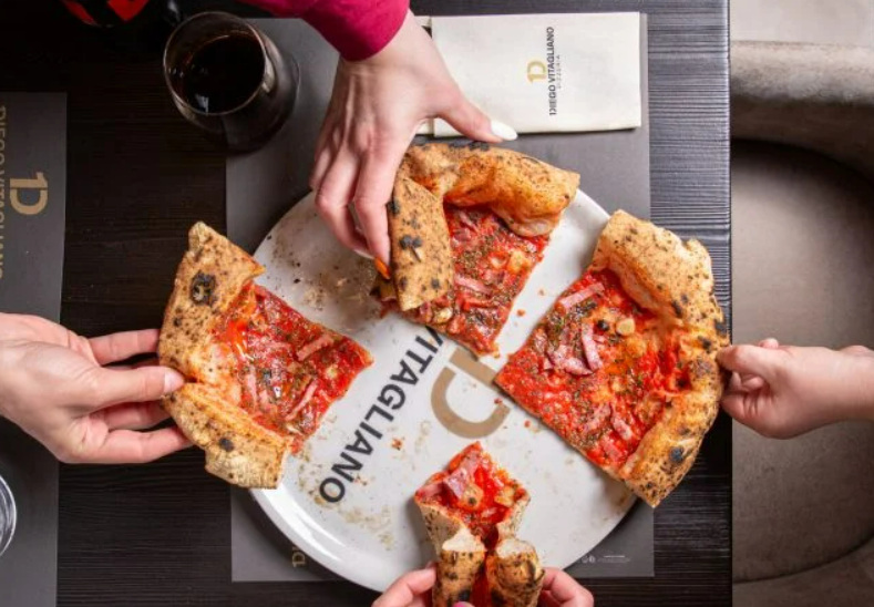 As melhores são: 10 Diego Vitagliano Pizzeria, em Nápoles, e I Masanielli - Francesco Martucci, de Caserta. Elas terminaram empatadas.