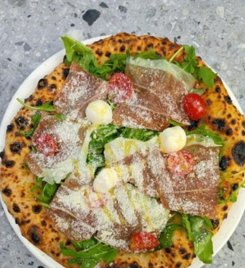 A competição conta com jurados de todo mundo. 