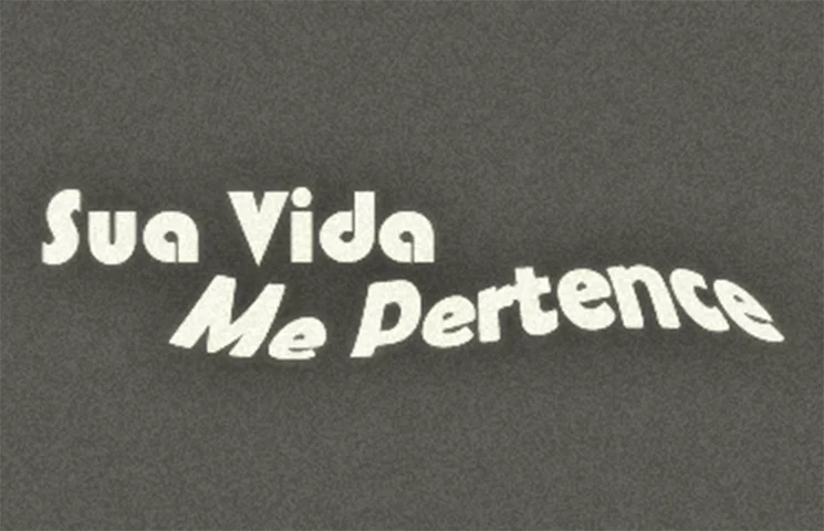 A primeira é a citada Sua Vida Me Pertence. A novela foi em preto e branco e se passou em uma época que a televisão era artigo luxuosíssimo na casa dos brasileiros. No último capítulo da novela, aconteceu o primeiro beijo da história das nossas novelas. Os atores foram Vida Alves e Walter Forster.
