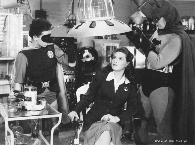 A produção contou com 15 episódios e na época recebeu uma enxurrada de críticas negativas. Além disso, os críticos não gostaram nada da voz do ator, dizendo que era muito alta para um homem que vivia na noite.