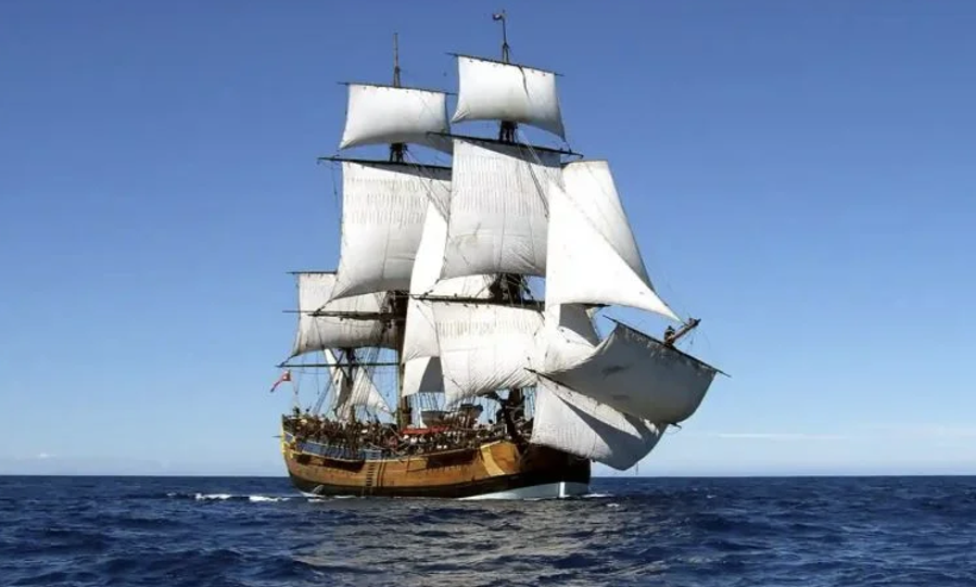 Em fevereiro de 2022, o Museu Marítimo Nacional Australiano confirmou que um naufrágio encontrado perto de Rhode Island, nos Estados Unidos, foi confirmado como o mitológico nacional Endeavour, do famoso capitão James Cook. Na foto, uma réplica.  