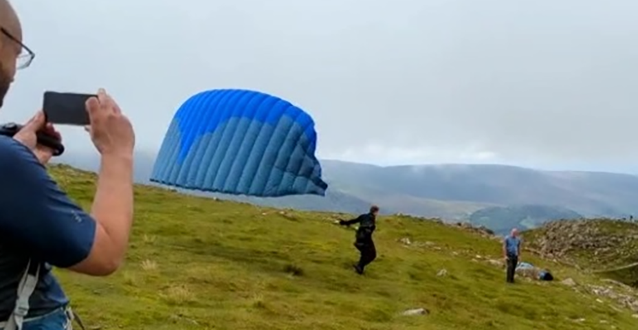 O paraquedas é o único meio de transporte que ao enguiçar, chega-se mais rápido.