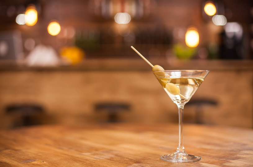 O Martini possui três versões. Dirty Martini: Preparado com suco de azeitona. Dry Martini: feito, unicamente, com Vermute seco. Perfect Martini: preparado com partes iguais de vermute seco e suave 