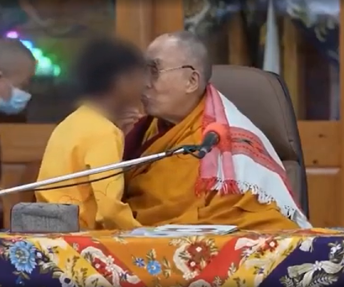O vídeo foi gravado em 28 de fevereiro em McLeod Ganj, subúrbio de Dharamsala, no norte da Índia, onde o líder espiritual vive exilado desde 1959 após a revolta tibetana contra o domínio chinês.