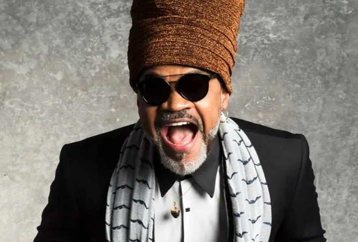 Carlinhos Brown - Cantor, compositor e artista visual, assinou trilhas sonoras para os filmes “Rio” e “Capitães de Areia”. 
