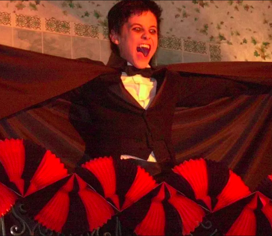 Em 2002, Kayky foi para a Globo, onde desempenhou o papel do protagonista Zeca, na novela adolescente O Beijo do Vampiro. 