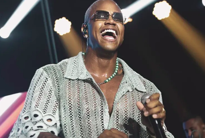 Consolidado, Leo Santana segue colecionando hits, conquistando cada vez mais seguidores por todo o país e agora até pelo mundo!