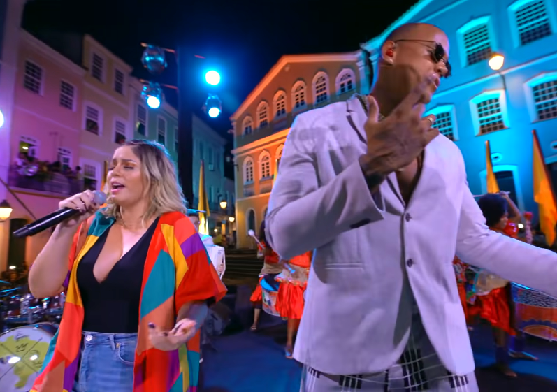 Leo Santana também é conhecido por apoiar outros artistas, fazer muitas parcerias e incentivar a cultura e a música brasileira.