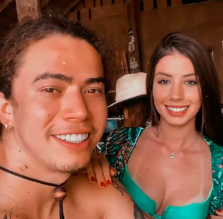 Em 2021, Whindersson Nunes começou a namorar a estudante Maria Lina. O casal anunciou que estava esperando um filho, mas o bebê nasceu prematuro e morreu dois dias após o nascimento.