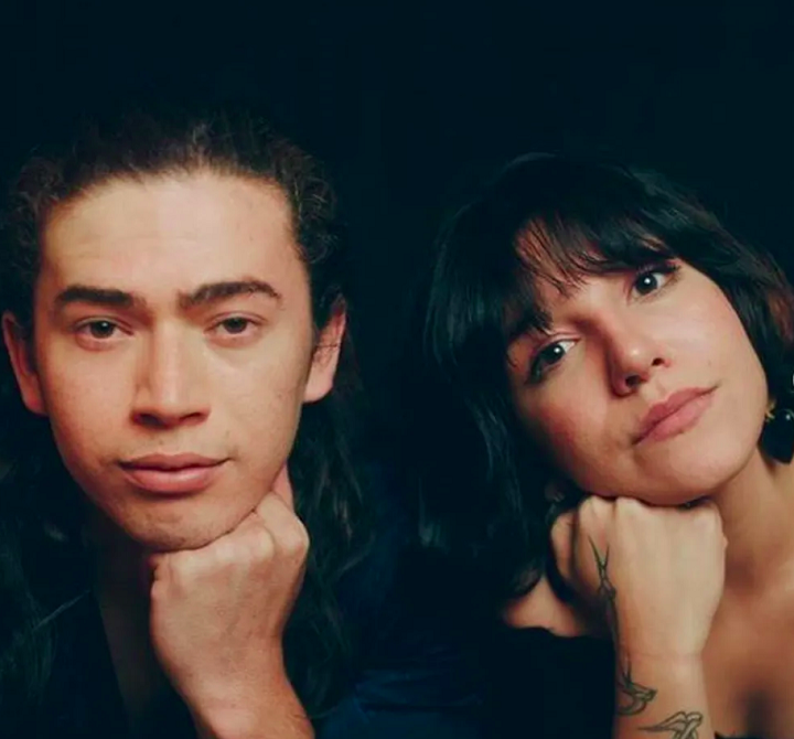 Além de seus vídeos de humor, Whindersson Nunes também se aventurou como cantor e lançou músicas como “Morena”, ao lado de João Gomes, e “Girassol”, que gravou com Priscilla Alcântara.