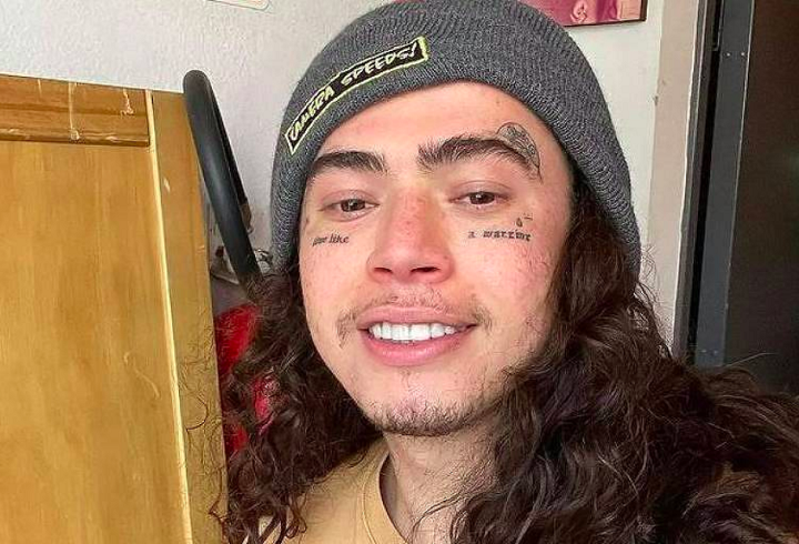 No mesmo ano, o comediante pagou uma viagem para uma seguidora que é portadora de AME (Atrofia Muscular Espinhal), para que ela pudesse se tratar na Itália.