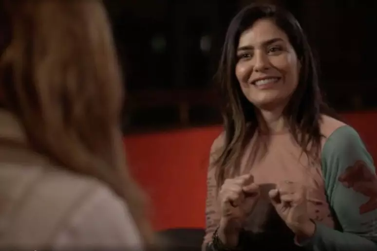 Ela revelou ao Fantástico, da TV Globo, ter enfrentado até mesmo rejeição no ambiente escolar: Quando eu tinha nove anos, todas as meninas do colégio pararam de falar comigo por causa do meu jeito, eu não entendia por quê”.