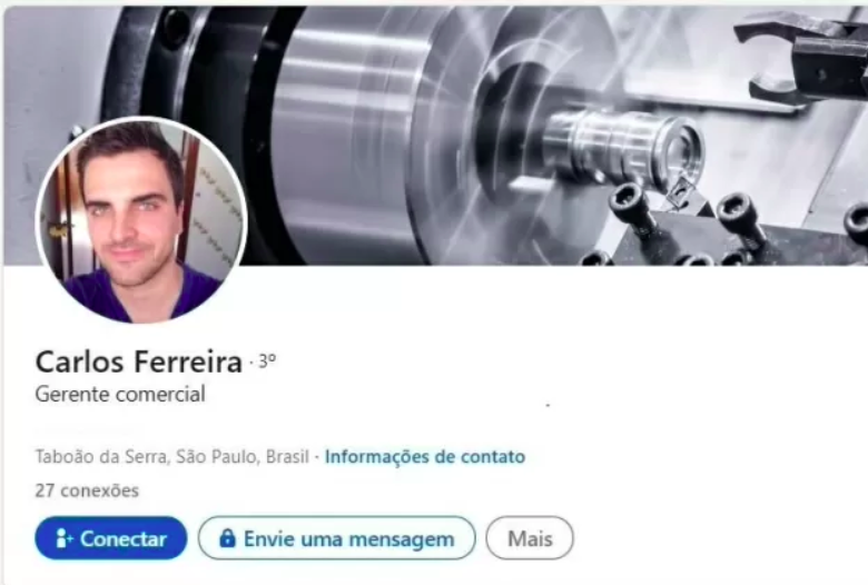 Um desses perfis estava no LinkedIn, sob a alcunha de Carlos Ferreira, um suposto gerente comercial de Taboão da Serra, SP.