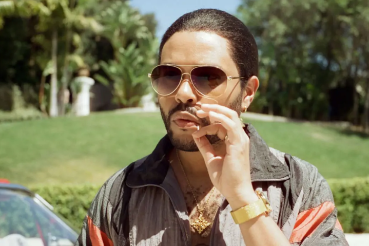 Antes da Europa e América Latina, The Weeknd fez uma pausa de seis meses na turnê, que já passou pela América do Norte, para se dedicar ao programa The Idol e projetos pessoais. 