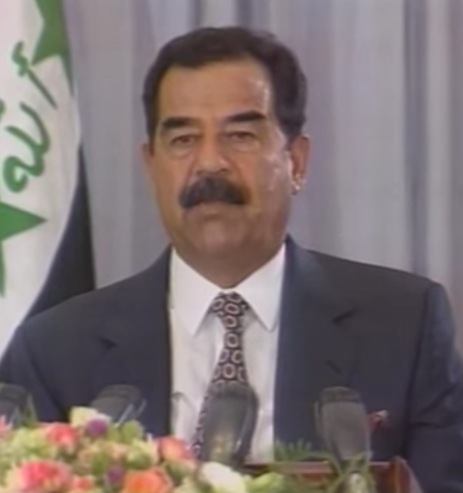 Saddam Hussein (1937-2006): Ditador do Iraque entre 1979 e 2003, chegou a usar armas químicas para eliminar pessoas da etnia curda no norte do país. Em 1990, invadiu o Kuwait dando início à Guerra do Golfo. 