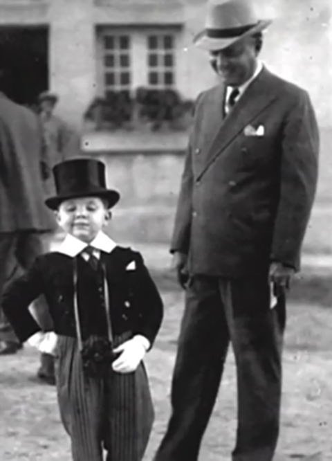 José Eugênio Soares descendia de uma família rica da Paraíba, mas nasceu no Rio de Janeiro. Seu pai foi um empresário bem sucedido, enquanto sua mãe era dona de casa. Jô era filho único e bisneto de Filipe José Pereira Leal, ex-governador do Espírito Santo.