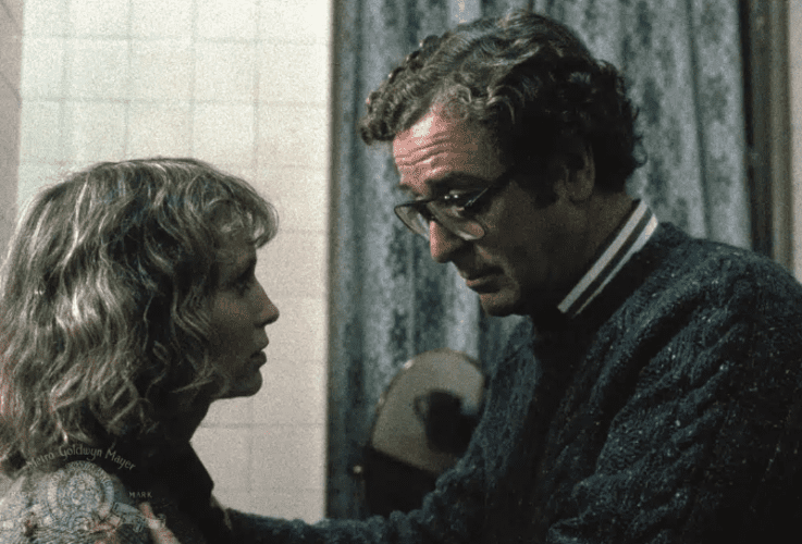 Michael Caine levou a estatueta de Melhor Ator Coadjuvante no Oscar de 1987 pela atuação em Hannah e Suas Irmãs, de Woody Allen (1986) 