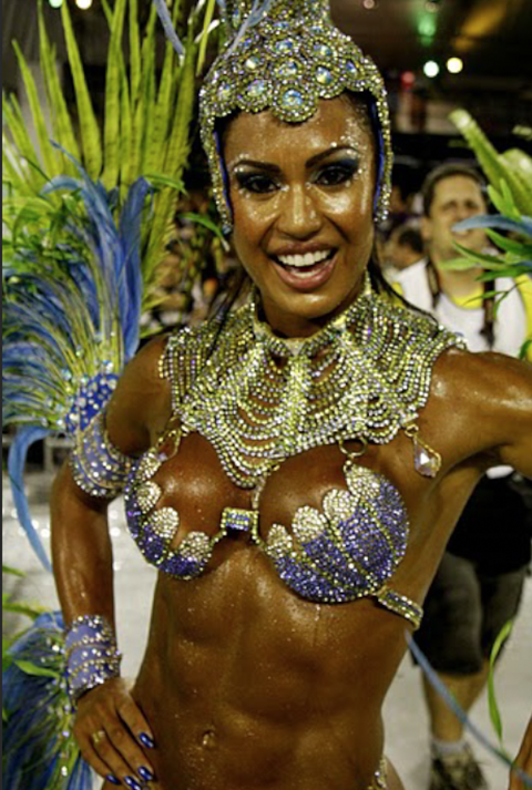 Gracyanne divulga pela internet exercícios físicos e dieta, com dicas para uma vida fitness. E foi rainha de bateria das escolas de samba Império de Casa Verde e X-9 Paulistana, em SP, e União da Ilha, no RJ. 